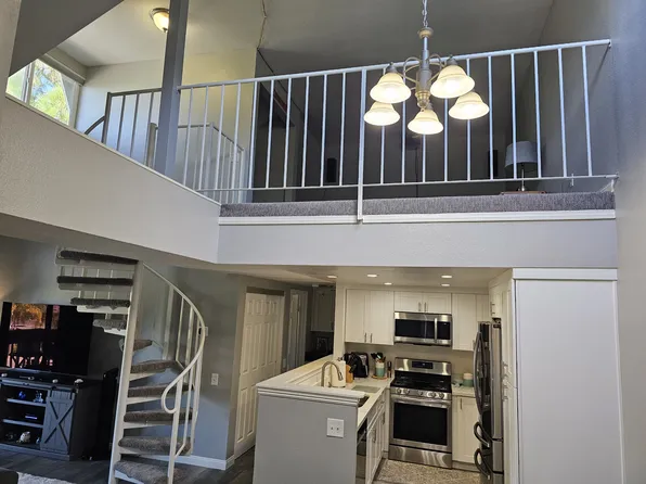 1564 Tanglewood Ln Unit 5, Escondido, CA 92029