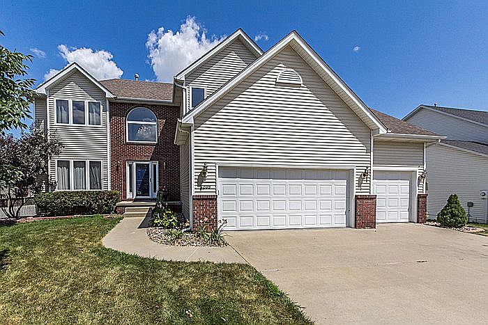 1st image of 3209 SW Coves Dr