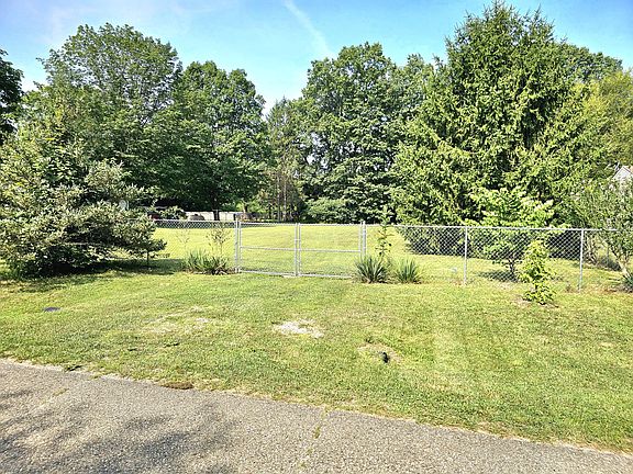 5th image of 71176 Spencer Rd
