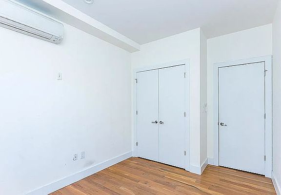 4th image of 396 Cornelia St #2F