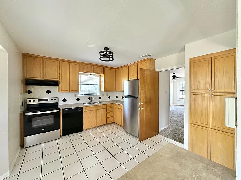 3706 Madison Dr — Photo 6