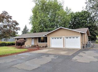 2202 Happy Valley Dr, Medford, OR 97501