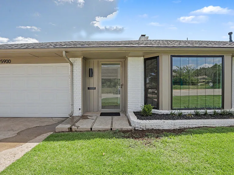 5900 N Ross Ave — Photo 4