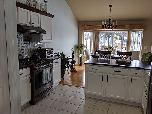 3rd image of 8468 Deer Field Dr