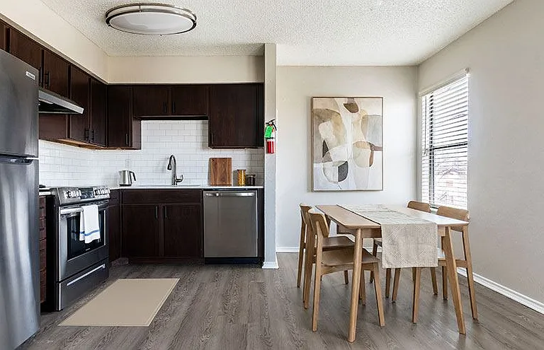 Creekside Apartment Homes — Photo 2