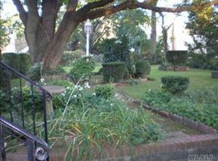 239 Woodfield Rd, West Hempstead, NY 11552