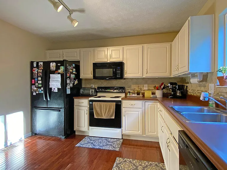 85 W Waterbury Dr — Photo 10