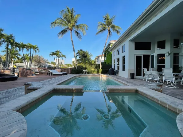 891 Captiva Dr, Hollywood, FL 33019