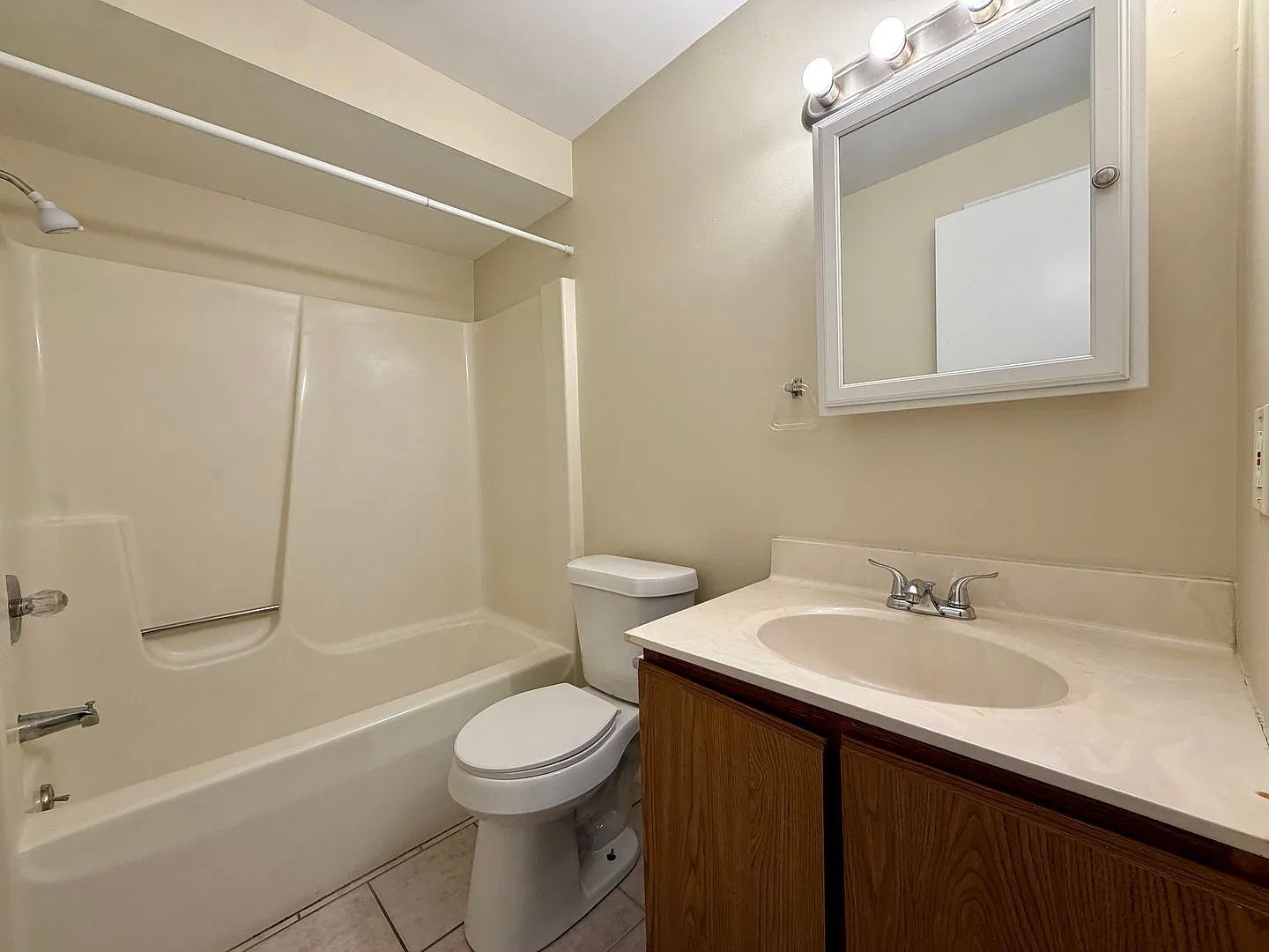 2 bed, 1.0 bath, 850 sqft, $1,500 — Photo 4