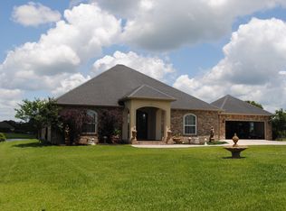 27 Shore Crest Cir, Carriere, MS 39426