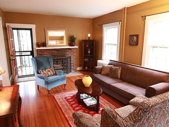 Enter into the spacious LR.