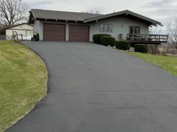 2727 South Tollefson Road, Orfordville, WI 53576