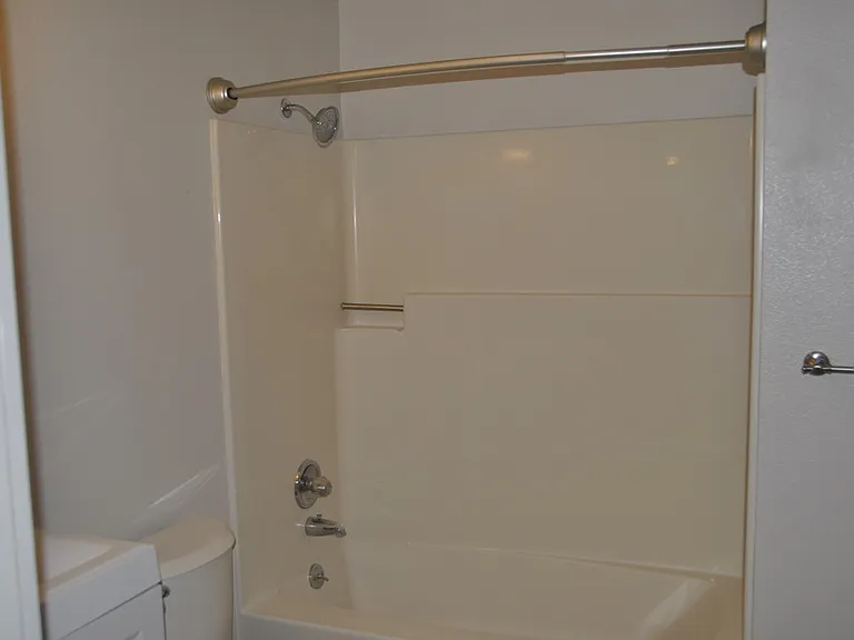 1322 N Holladay Dr — Photo 10
