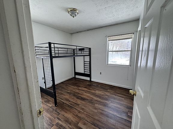 5th image of 7 Terrace Ln