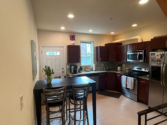 5th image of 2054 Annin St