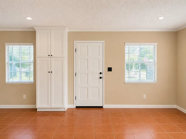 1540 Oneco Ave — Photo 3