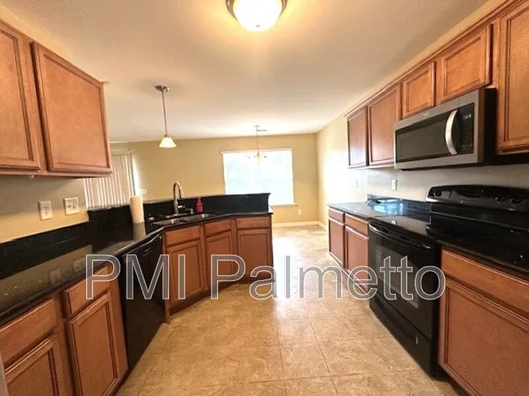 414 Hawkeye Ct — Photo 6