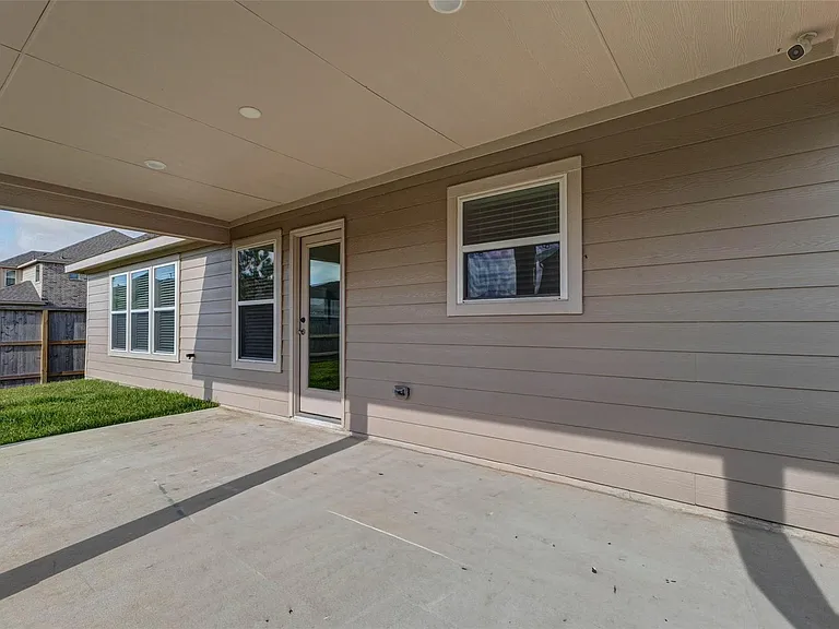 7706 Coral Key Dr — Photo 22