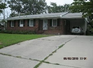 1429 Keswick Dr, Fayetteville, NC 28304