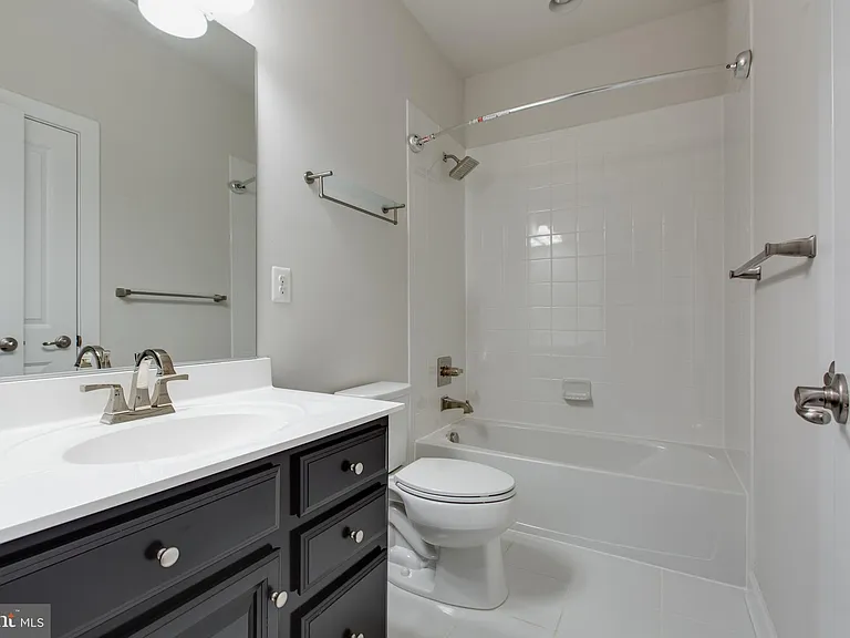7311 Taylors Hill Ln — Photo 35