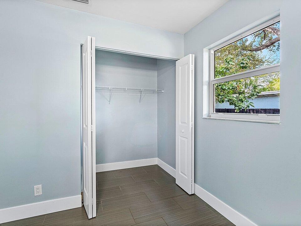 1st image of 1211 NE 2nd Avenue #1-2