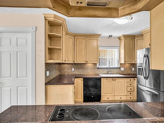 3rd image of 8227 Schaffer Ln