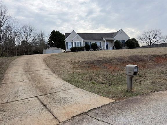 2nd image of 110 Wyndham Dr