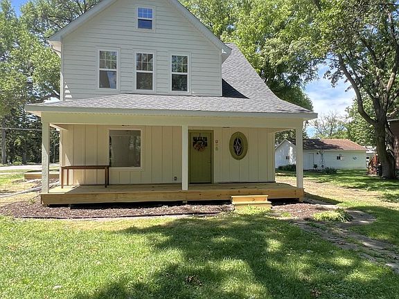 2nd image of 512 3rd St S
