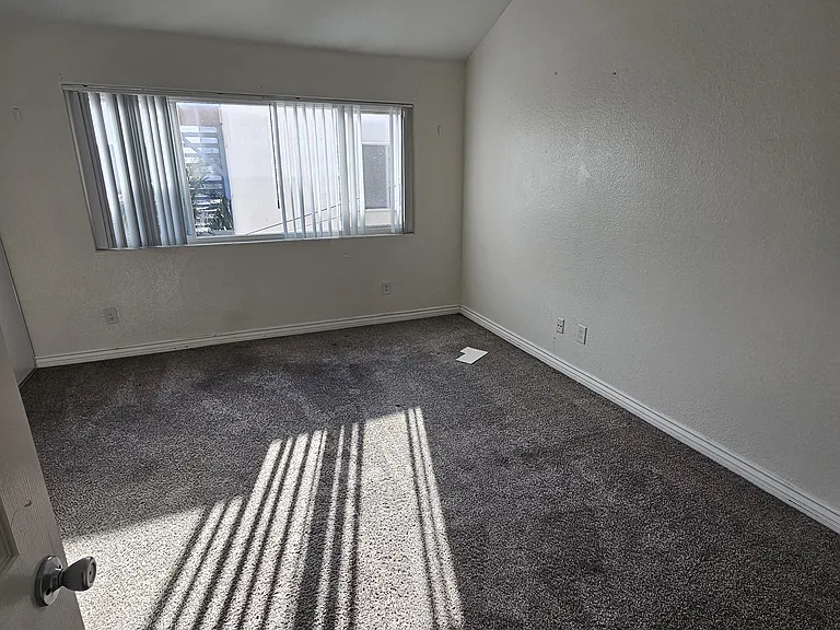 1672 Missouri St — Photo 14