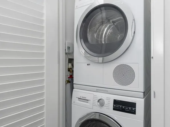 252 South Street image 5 of 12