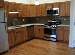 5413 N Clark St #2000, Chicago, IL 60640