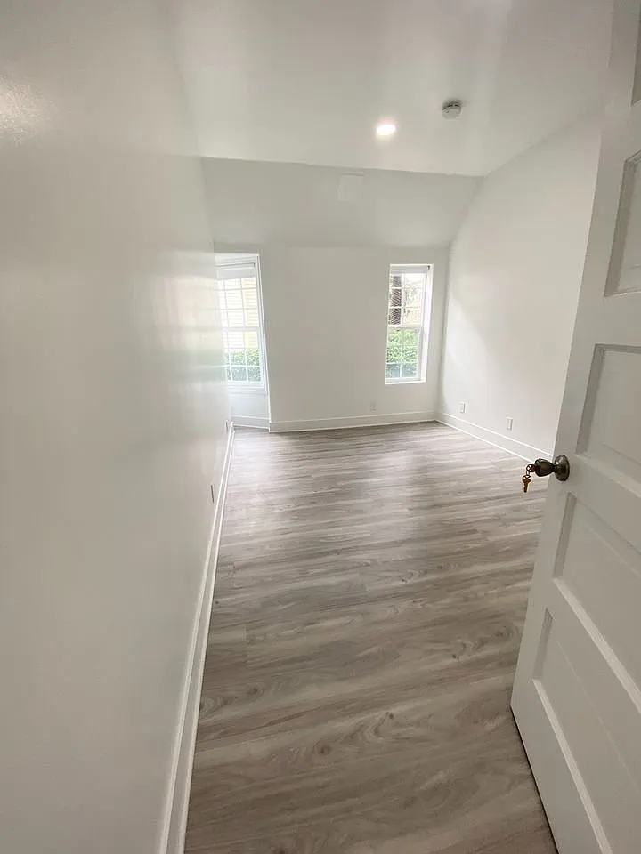 2114 Bonsallo Ave — Photo 2