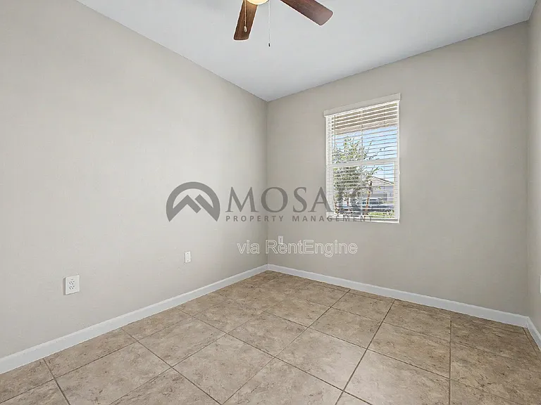 10617 S 54th Ln — Photo 16