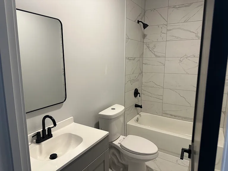 6552 S Champlain Ave #2 — Photo 5