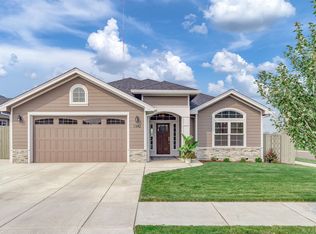 1342 Stonegate Dr, Medford, OR 97504