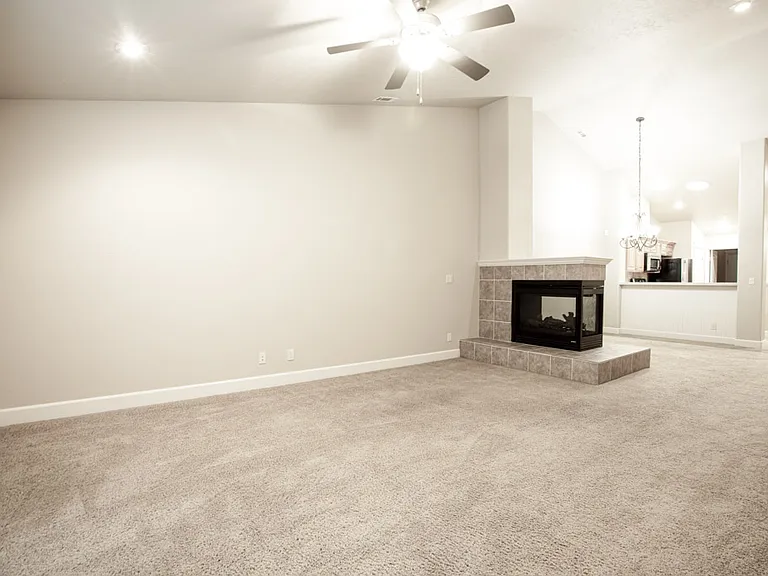 2581 S Gatewood Ln — Photo 6