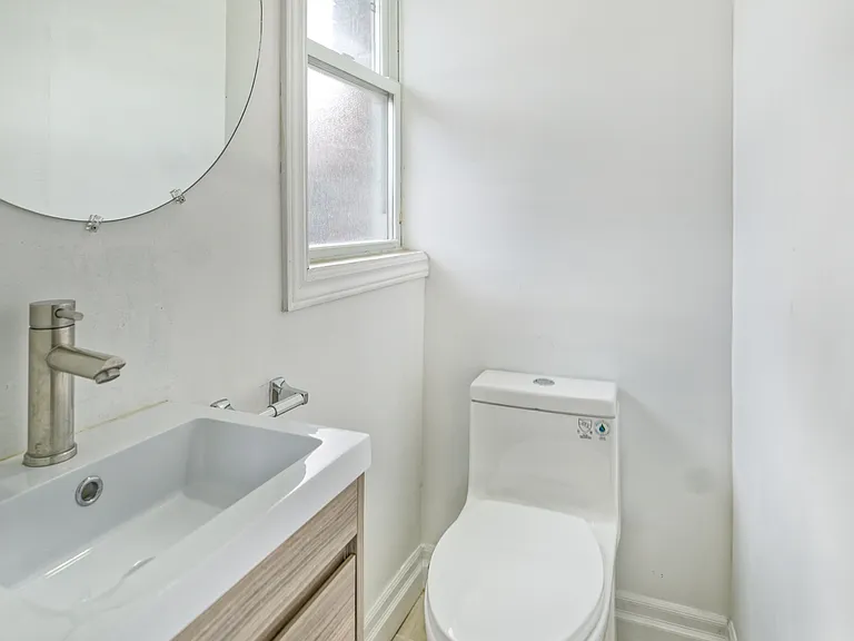 93 Mountland Dr #MAIN FLOOR — Photo 16