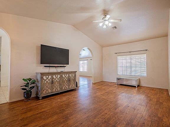 3rd image of 3470 W 21st St