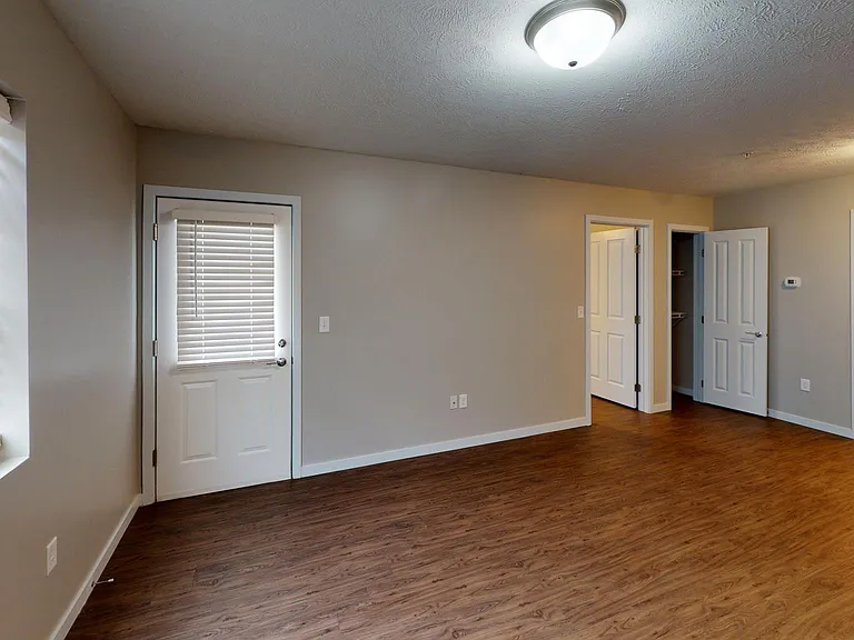 Talon Apartments — Photo 79