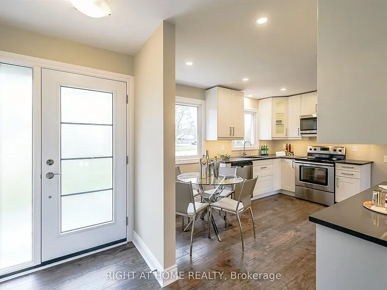 653 Geneva St — Photo 9