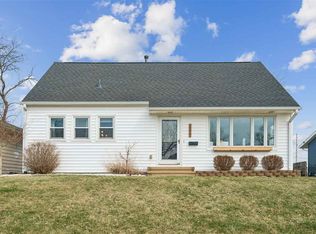 2822 Hillhaven Ct SE, Cedar Rapids, IA 52403