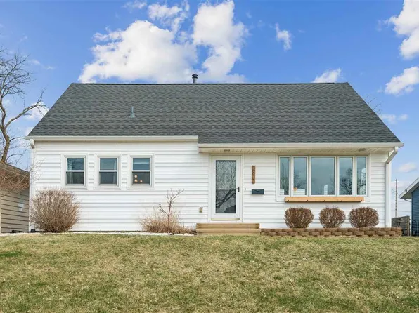 2822 Hillhaven Ct SE, Cedar Rapids, IA 52403