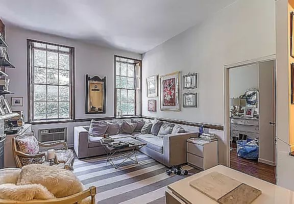 3rd image of 226 W 21st St APT 2F