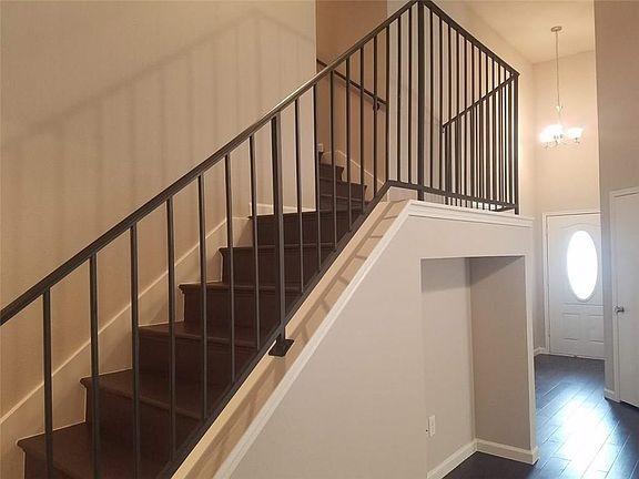 3rd image of 773 Eagle Dr
