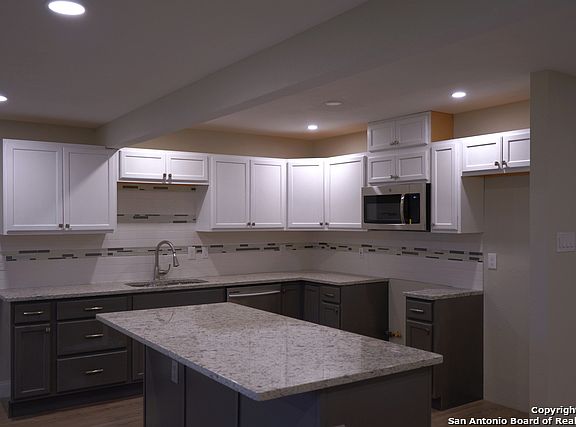 2nd image of 365 Charcliff Dr