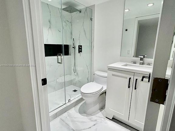 4th image of 17890 W Dixie Hwy APT 209
