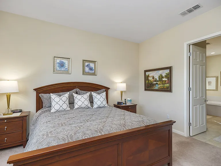 81126 Avenida Lorena — Photo 18