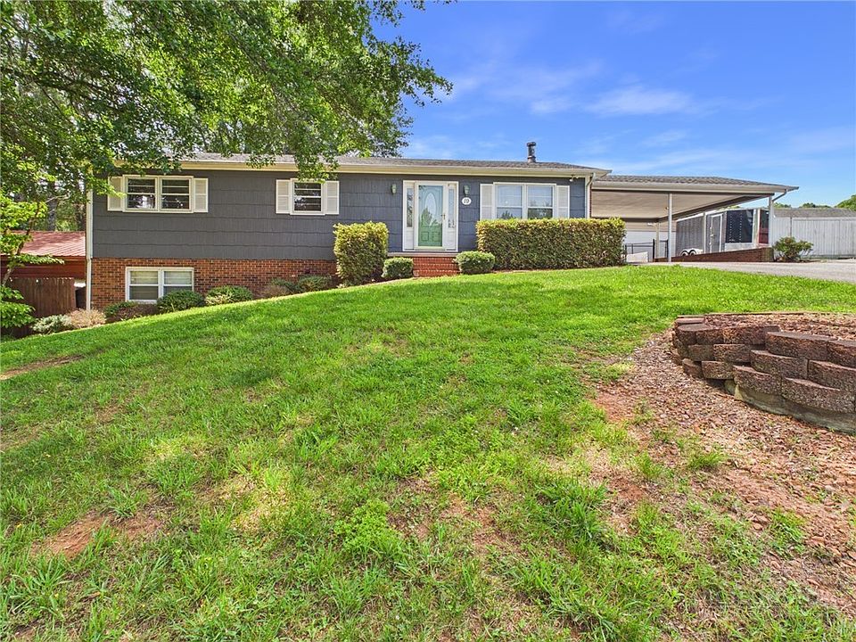 1st image of 19 Pinecrest Court