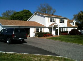 15 Ross Ln, Mount Sinai, NY 11766