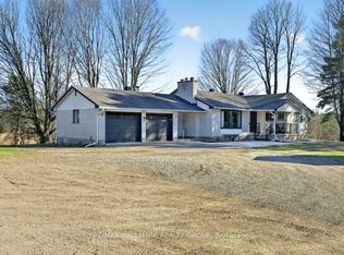 9950 Round Lake Rd, Laurentian Valley, ON K8A0K5